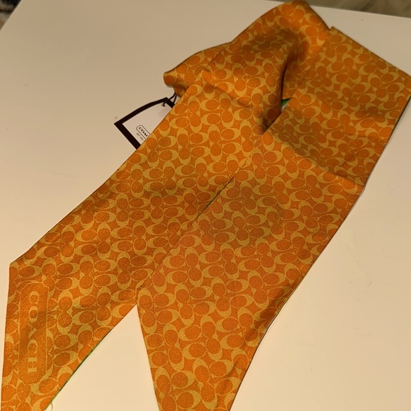 NWT Coach Signature Vintage Scarf - Picture 3 of 6